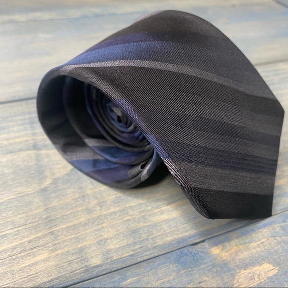 Saks Fifth Avenue Silk Tie - Picture 4 of 12